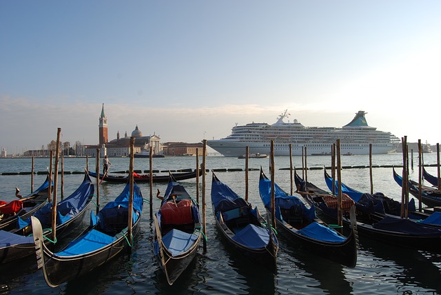 Kreuzfahrtschiffe in Venedig