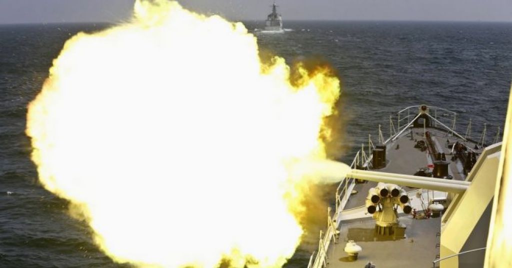  Chinesische Fregatte bei Manövereinsatz im Südchinesischen Meer