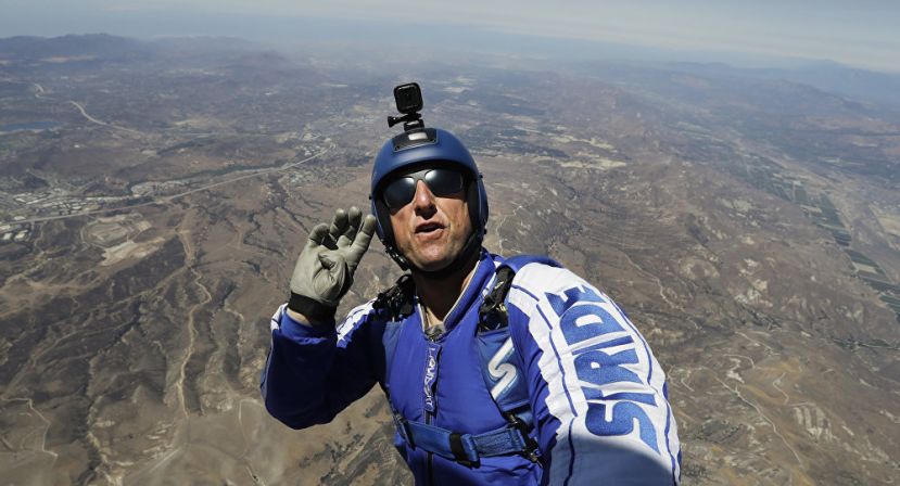 Geglückt! Sprung des Jahrhunderts: Aus 7.600-Meter-Höhe ohne Fallschirm