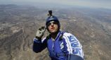 Amerikaner springt live aus 7600 Meter Höhe ohne Fallschirm ab