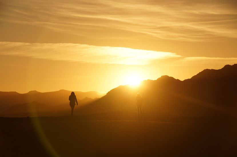 Seit einer Woche waren wir schon in Marokko. Casablanca und Marrakesch waren schon immer Städte gewesen, die wir einmal sehen wollten. Und natürlich die Wüste. Die riesige, nicht enden wollende, geheimnisvolle, sagenumwitterte Sahara.