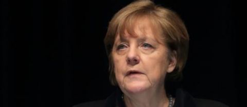 Was Merkel treibt ist Hochverrat am Deutschen Volk!