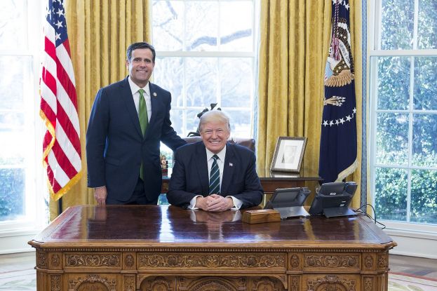 Präsident Donald Trump trifft sich am Freitag, 17. März 2017, im Oval Office mit dem republikanischen Studienkomitee zur Gesundheitsfürsorge. (Offizielles Foto des Weißen Hauses von Shealah Craighead)