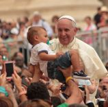 Von jedem Papst wurde erwartet, dass er an diesen monströsen Kinderopferkult Ritualen teilnimmt?